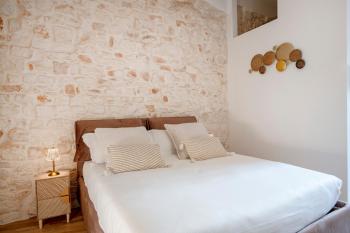 GuestHost - La Dimora di Aline - IRIS & AMBRA apartments, Conversano (Foto 4)