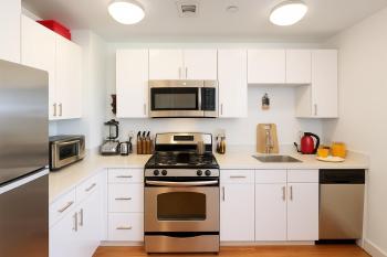 NYC Studio with Private Bathroom & Kitchenette, New York (photo 3)