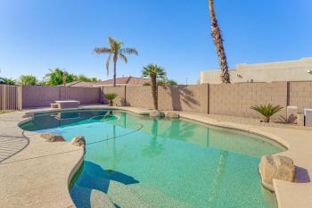Private Pool + Patio: Desert Abode in Goodyear, Goodyear (Foto 3)