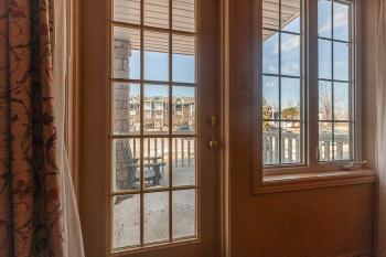 Studio with King Bed, Heated pool, Shanty Bay (photo 5)