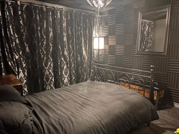 Asmodeus Studio - Kinky adult only stay, Gloucester (foto 2)