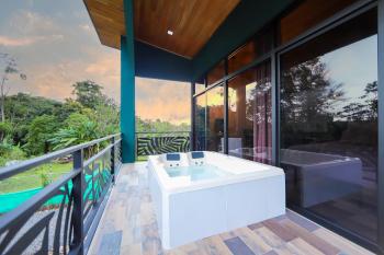 Refugio Turquesa-Luxury King Suite with Private Jacuzzi Balcony-5 min to La Fortuna, Fortuna (Foto 2)