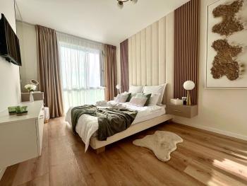FLH Golden Gallery - Balcony & Free Parking near Vivo Mall, Флорешты (фото 3)