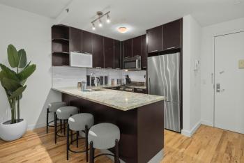 Modern 2BR Steps from New York's Iconic Broadway, New York (photo 3)