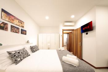 Domus Arena Exclusive Apartment - 5 letti - 300 mt Arena di Verona, Verona (photo 2)