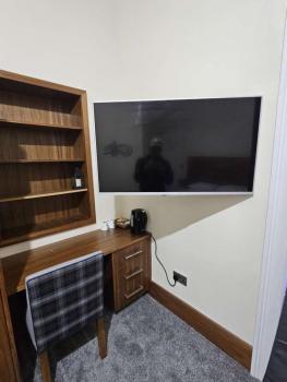Double Room With Private En-suite, Edinburgh (photo 4)