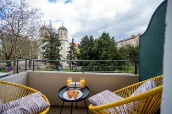 Luminous 2BDR with Balcony & View in the center, Sofia (photo 3)
