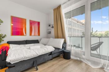 LAM Fuchsia AC-Balcony, Bratislava (fotografie 4)