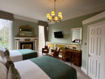 Stauntons on the Green Hotel, Dublin (photo 3)