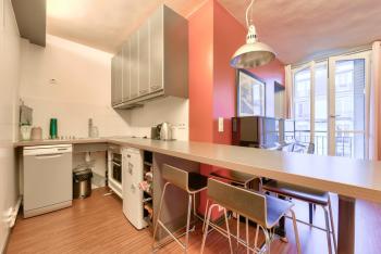Stunning 2BR Flat near Place des Vosges, Paris (photo 5)