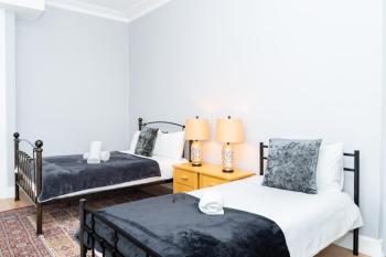 3BR Home Next to Stadium Near Airport Sleeps 7, Edynburg (zdjęcie 3)