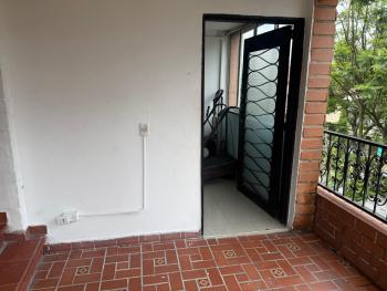 Hermosa casa muy amplia en excelente sector, Medellín (fotografie 2)
