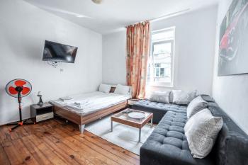 Salts Market 3BR Retreat by BulgarianHomes, Sofia (photo 2)