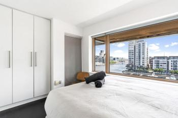 Stunning waterfront apartment in Grand Canal Dock, Dublin (fotografie 2)
