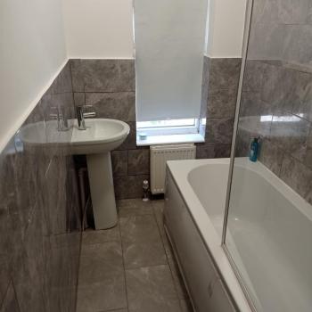 Double-Bedroom in the Heart of Salford Manchester Perfect for Short Stays LT1, Manchester (photo 5)