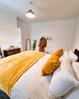Cosy 3 Bedroom House - Free Parking - Airport 6 Min Walk, Manchester (foto 5)