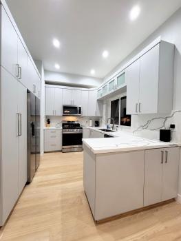Newly constructed 2 bedroom by La Cienega Plaza with parking, modern kitchen, washer dryer and very central to attractions, Los Angeles (fotografie 5)