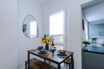 Stylish 3-Bed Home in Liverpool by 53 Degrees Property, Ideal Great for Large Groups & Business, Sleeps 8!, Liverpool (photo 4)