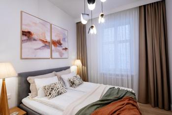 Bright & Modern Apartment in Historic Raina Blvd Building I Near Park & Old Town, Riga (fotografie 2)