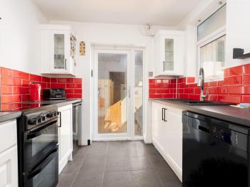 Liverpool, Anfield 3 Bed Home, Parking & Wifi - Pass the Keys, Liverpool (photo 3)
