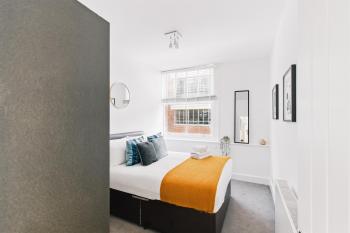 Modern 2BR Apartment with Lift Access Prime Central London Location, Londres (photo 5)