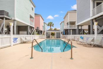 Upscale, Stylish, Raised 3 BR Beach House Sleeps 7!, Myrtle Beach (photo 4)