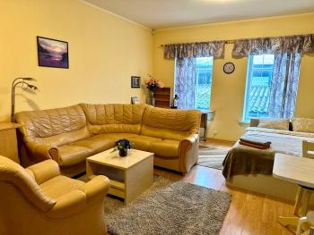 Center of city apartments, bus station 1min, airport 5 min, Tallinn (photo 3)