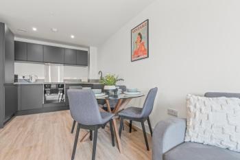 The Vintara Suite - Central - 2Bed - Cozy Stay, Liverpool (photo 5)