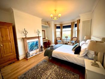 5 Guests - 2 Bedrooms - Free Parking - 1min Beach, Llandudno (foto 3)