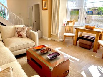 5 Guests - 2 Bedrooms - Free Parking - 1min Beach, Llandudno (foto 2)