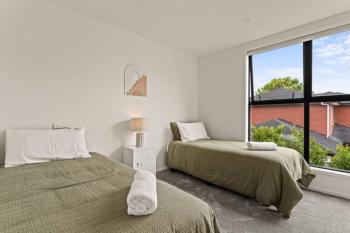 Cosy and Stylish Auckland Home, Окленд (фото 3)