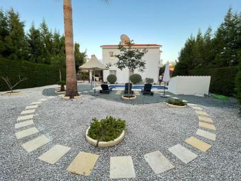 Villa Love - 3BR Romantic Retreat near Coral Bay Beach, Pegeia (fotografie 2)