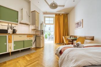 Cozy designer apartment in Friedrichshain, Berlin (photo 2)