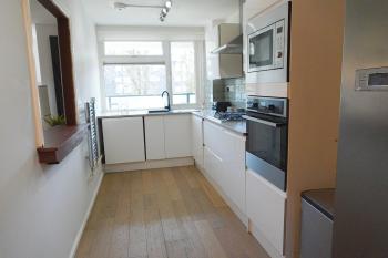 Abbey Road 4 Bed Home - Garden, Parking, Sleeps 11, London (photo 4)