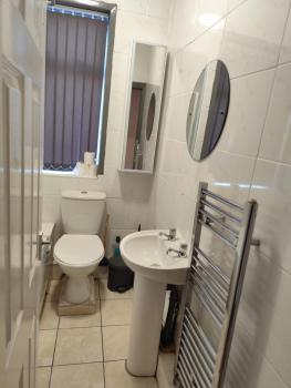 Double-Bedroom in the Heart of Harpurhey Manchester A4 Perfect for Short Stays, Manchester (photo 3)