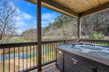Cabin By The Creek by Avada Properties, Sevierville (foto 2)