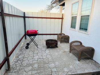 #1 - 5BR 1BA - Unit A - Private Entire Home - WiFi, Midland (foto 2)
