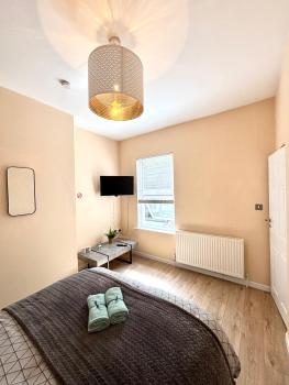 Modern Art House - serviced accomodation, Liverpool (photo 4)