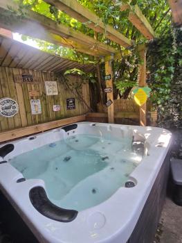 Elegant 2 bed with hot tub and a host of amenities, Liverpool (foto 2)