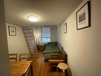Union Square Studio 4 with Shower - Shared toilet, New York (photo 3)