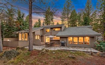 Sleeps 24+, 7 bd 4 bth, Hot tub, SHARC, Golf, Sunriver (photo 2)