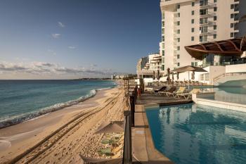 Ocean View Modern Condo & Luxury Amenities, Cancún (foto 3)
