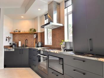 Stylish Freemans Bay Stay, Auckland (photo 2)