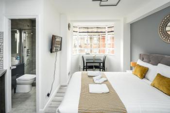 NEW Sleek & Modern Studio in the Heart of Chelsea, Londýn (fotografie 5)