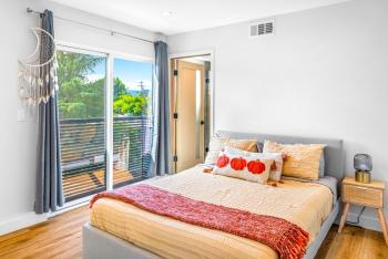 Luxurious Townhome W/3 Master Suites gated Parking, Los Angeles (fotografie 2)