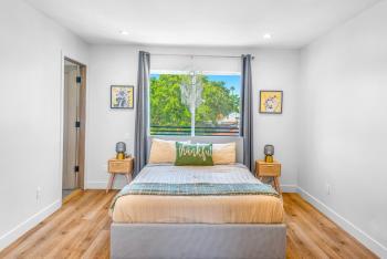 Luxurious Townhome W/3 Master Suites gated Parking, Los Angeles (fotografie 3)