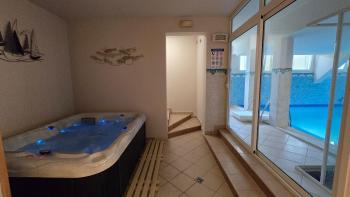 Blue Dolphin Apartment - Private indoor Pool, Jacuzzi, Garden, Spalato (Split) (foto 5)