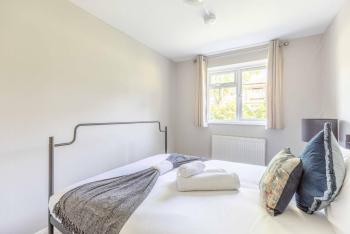 Windsor Escape, 2 Beds, Walk to Town, Parking, Windsor (zdjęcie 4)