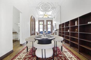 3BR NYC Brownstone Game Room Backyard Patio, Нью-Йорк (фото 3)