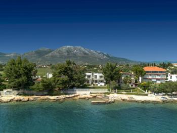 Salt & Stone Beachfront Retreat by Estia, Eretria (photo 4)